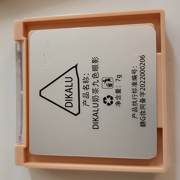 9 Shade Eye Shadow New Mauves pink shimmer - Picture 2 of 3